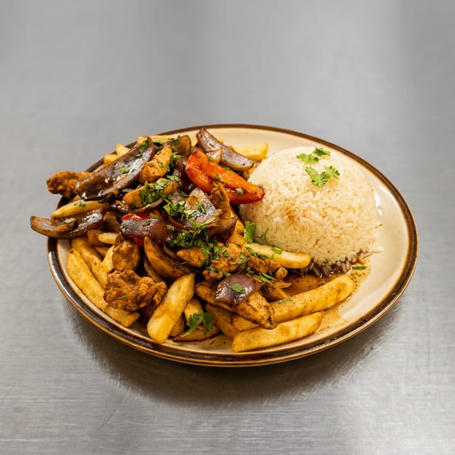 Pollo Saltado.